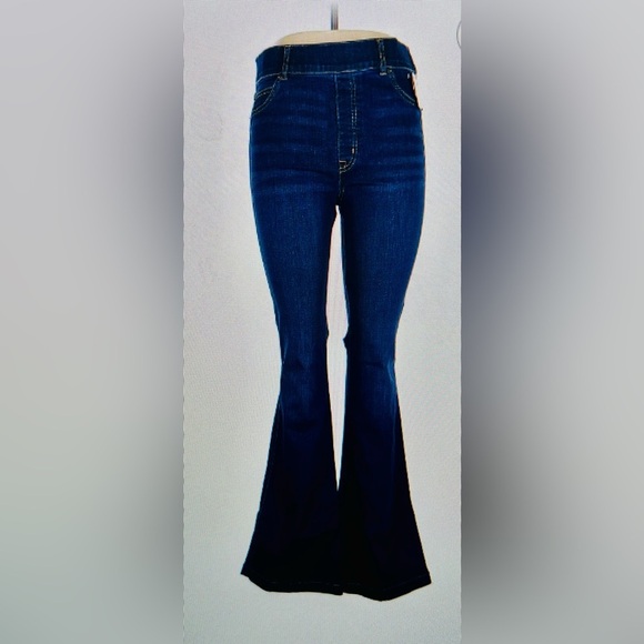 SPANX Denim - Spanx pull on flare jeans size large. New without tags